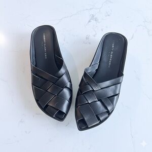 Robert Clergerie Paris France Black Leather Slide Mules 8.5 Clogs Interwoven